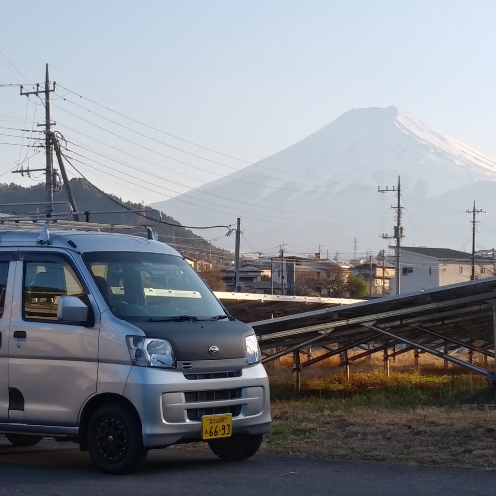 ハイゼットカーゴと富士山